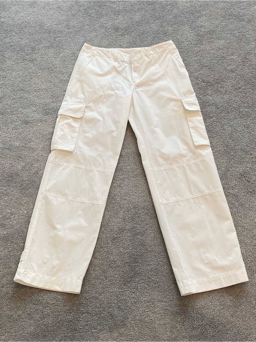 Adorable Lauren Ralph Lauren White Cargo Pants, Size 6